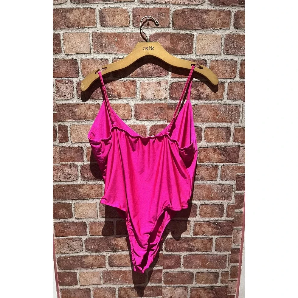 The Unbranded Brand women hot